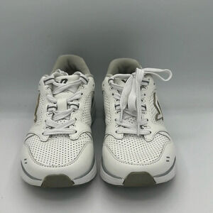 like new white Vionic Thrills tennis shoes size 5
